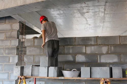 现代·明珠广场9月工程进度播报 精工铸就精品，建筑砌块有序推进